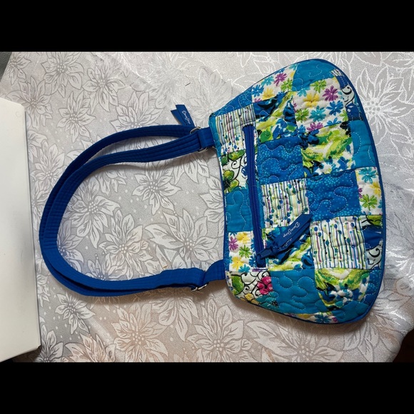 Donna Sharp Quilted Crossbody Handbag - Picture 7 of 8